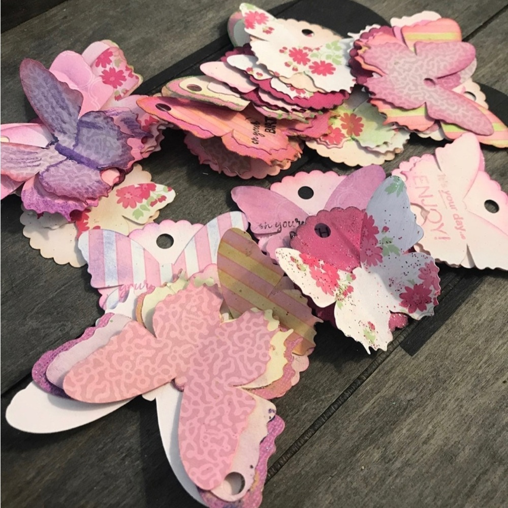 23 Pcs Scalloped and Distressed Butterfly Tags Scrapbook